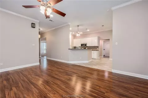 4900 Brompton Ln, Bryan, TX 77802 photo 7