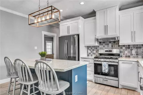 306 Waco St, Bryan, TX 77803 photo 5