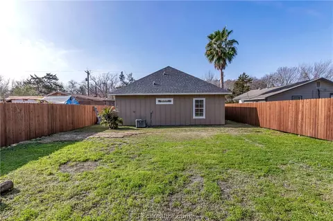 306 Waco St, Bryan, TX 77803 photo 19