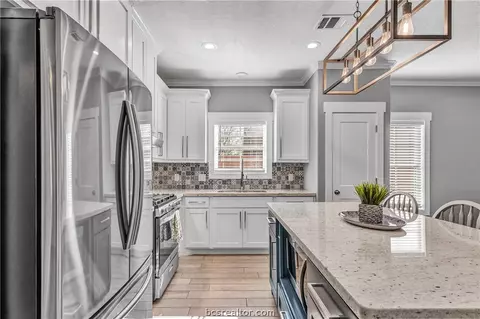 306 Waco St, Bryan, TX 77803 photo 7