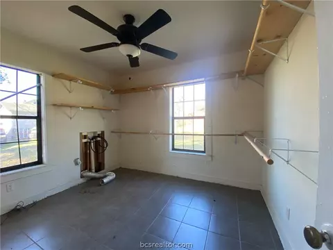 205 E Davis St, Hearne, TX 77859 photo 8