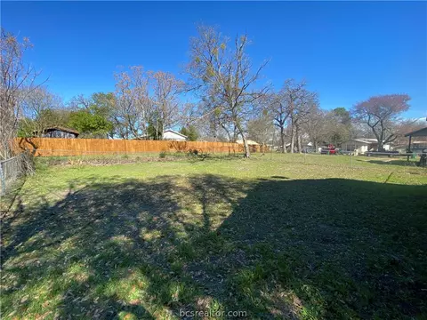 205 E Davis St, Hearne, TX 77859 photo 16