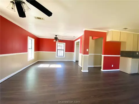 205 E Davis St, Hearne, TX 77859 photo 13