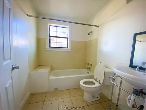 205 E Davis St, Hearne, TX 77859 photo 10