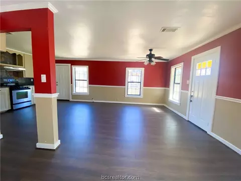 205 E Davis St, Hearne, TX 77859 photo 11