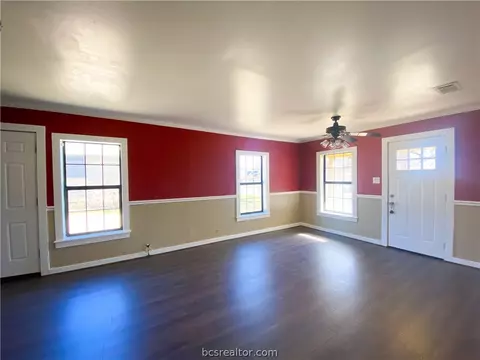 205 E Davis St, Hearne, TX 77859 photo 7