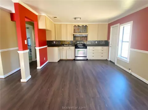 205 E Davis St, Hearne, TX 77859 photo 14