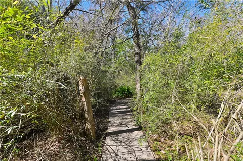 305 Brookside Dr E, Bryan, TX 77801 photo 36