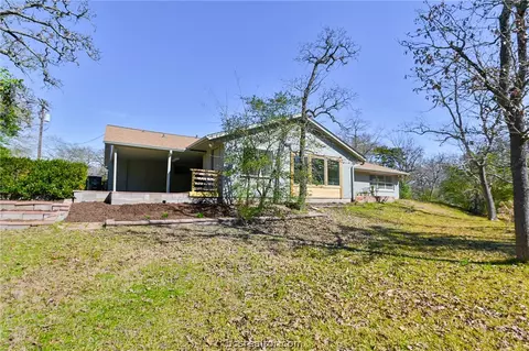 305 Brookside Dr E, Bryan, TX 77801 photo 31