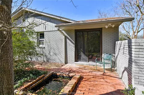 305 Brookside Dr E, Bryan, TX 77801 photo 32