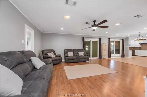 3513 Broad Oak Cir, Bryan, TX 77802 photo 6