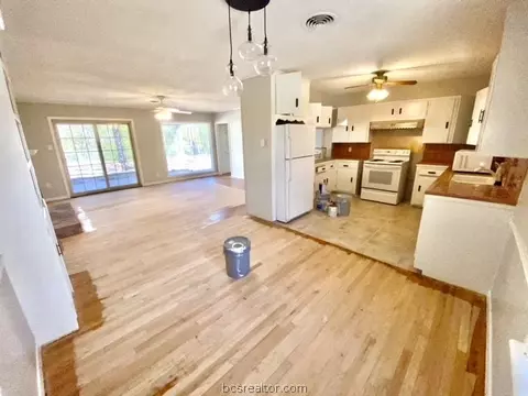 2311 Wayside Dr, Bryan, TX 77802 photo 6