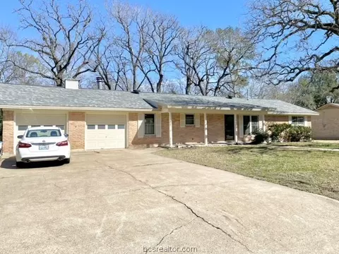 2311 Wayside Dr, Bryan, TX 77802 photo 1