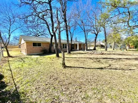 2311 Wayside Dr, Bryan, TX 77802 photo 14