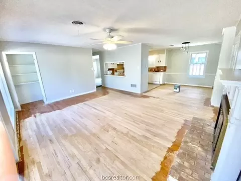 2311 Wayside Dr, Bryan, TX 77802 photo 3