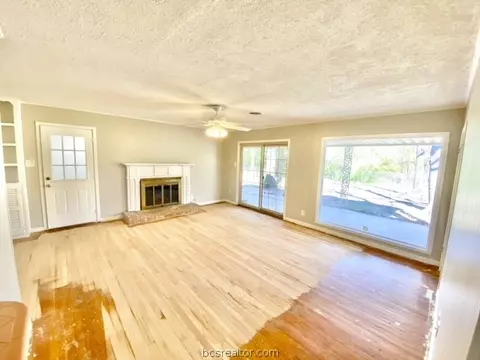 2311 Wayside Dr, Bryan, TX 77802 photo 5