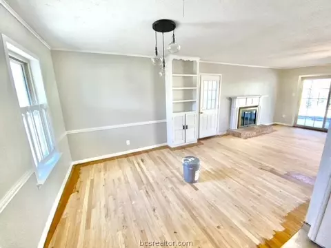 2311 Wayside Dr, Bryan, TX 77802 photo 4