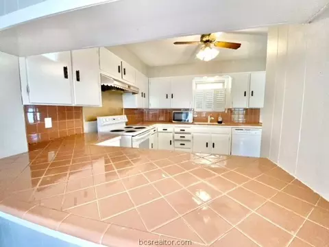 2311 Wayside Dr, Bryan, TX 77802 photo 7