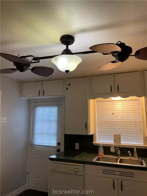 1600 E 28th St, Bryan, TX 77802 photo 7