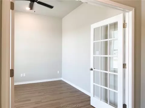 3137 Normandy Way, Bryan, TX 77808 photo 4