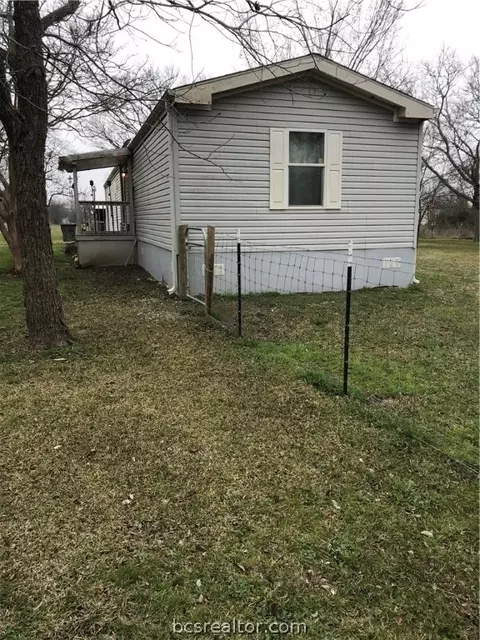 193 Batson Loop, Normangee, TX 77871 photo 4