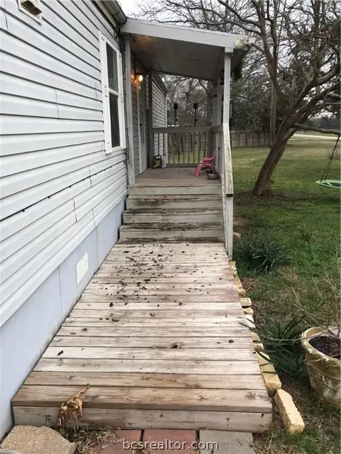 193 Batson Loop, Normangee, TX 77871 photo 3