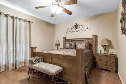 411 Tee Dr, Bryan, TX 77801 photo 5