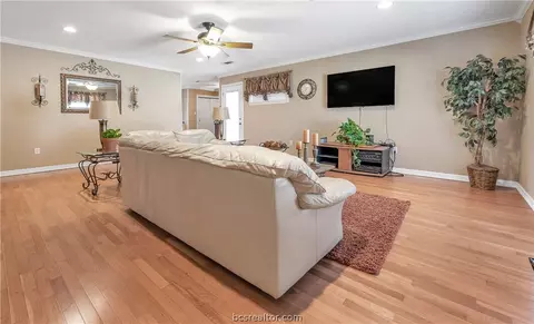 411 Tee Dr, Bryan, TX 77801 photo 14