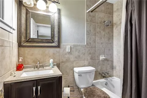 411 Tee Dr, Bryan, TX 77801 photo 6