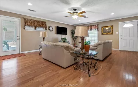 411 Tee Dr, Bryan, TX 77801 photo 16