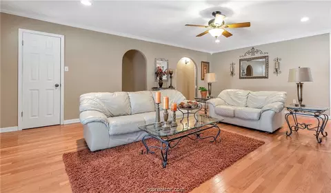 411 Tee Dr, Bryan, TX 77801 photo 15