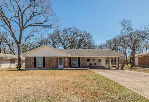411 Tee Dr, Bryan, TX 77801 photo 1