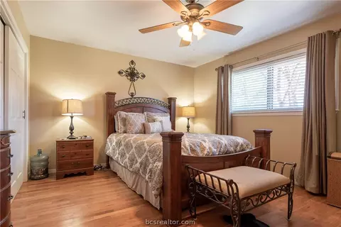 411 Tee Dr, Bryan, TX 77801 photo 8
