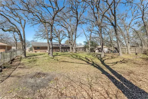 411 Tee Dr, Bryan, TX 77801 photo 19