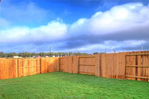 985 Crossing Dr, Bryan, TX 77803 photo 23