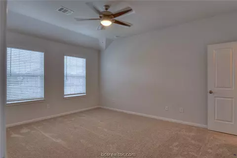 985 Crossing Dr, Bryan, TX 77803 photo 12