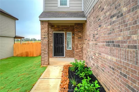 987 Crossing Dr, Bryan, TX 77803 photo 3