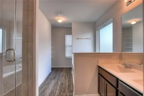 987 Crossing Dr, Bryan, TX 77803 photo 13
