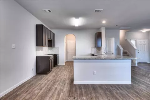 987 Crossing Dr, Bryan, TX 77803 photo 6