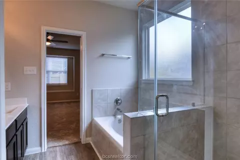 989 Crossing Dr, Bryan, TX 77803 photo 16