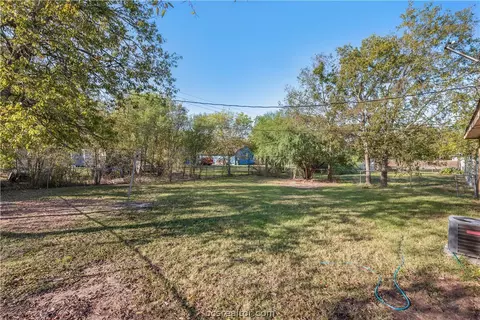 703 Ash St, Bryan, TX 77803 photo 12