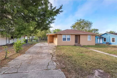 703 Ash St, Bryan, TX 77803 photo 1