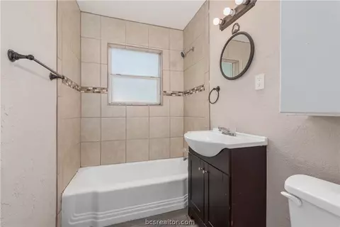 703 Ash St, Bryan, TX 77803 photo 9