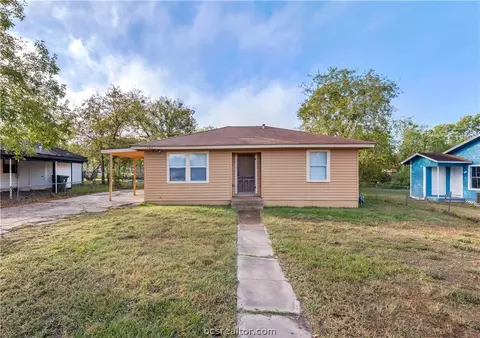 703 Ash St, Bryan, TX 77803 photo 2