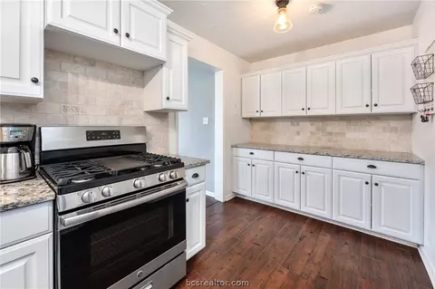 3808 Spring Hollow Ct, Bryan, TX 77802 photo 11