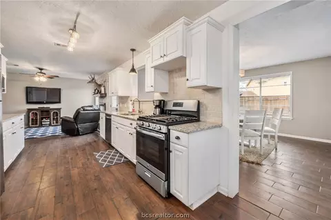 3808 Spring Hollow Ct, Bryan, TX 77802 photo 10