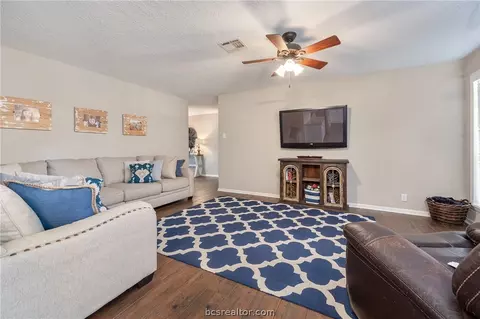 3808 Spring Hollow Ct, Bryan, TX 77802 photo 7