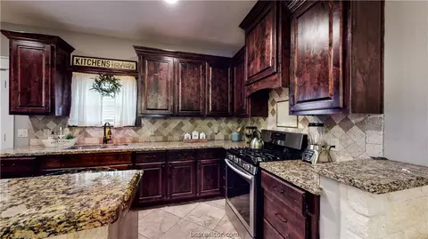 1901 Orman St, Bryan, TX 77801 photo 10