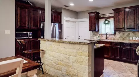 1901 Orman St, Bryan, TX 77801 photo 8