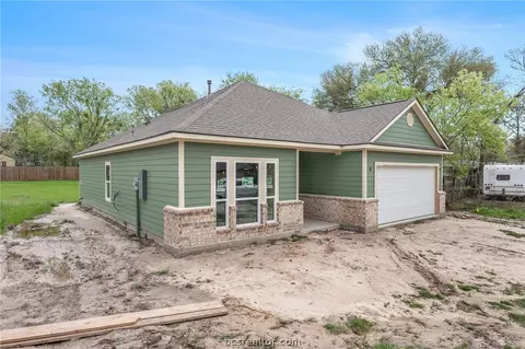 1909 Beason St, Bryan, TX 77801 photo 2